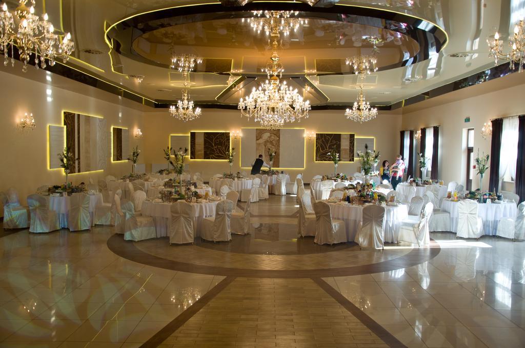 Hotel Diament - Zajazd U Przemka Zgierz Esterno foto